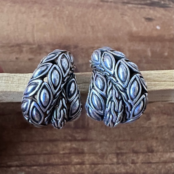 John Hardy .925 Sterling Silver Crossover Kawung Knot Post Omega Earrings - Picture 7 of 10